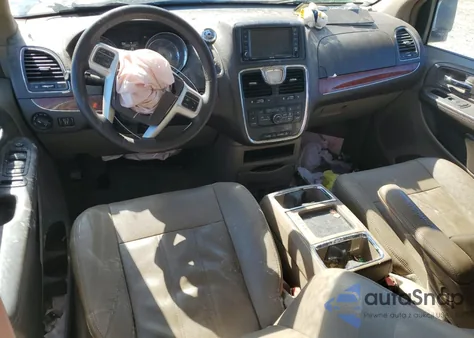 2016 Chrysler Town & Country Touring z USA, uszkodzony, nr VIN 2C4RC1BG1GR173962